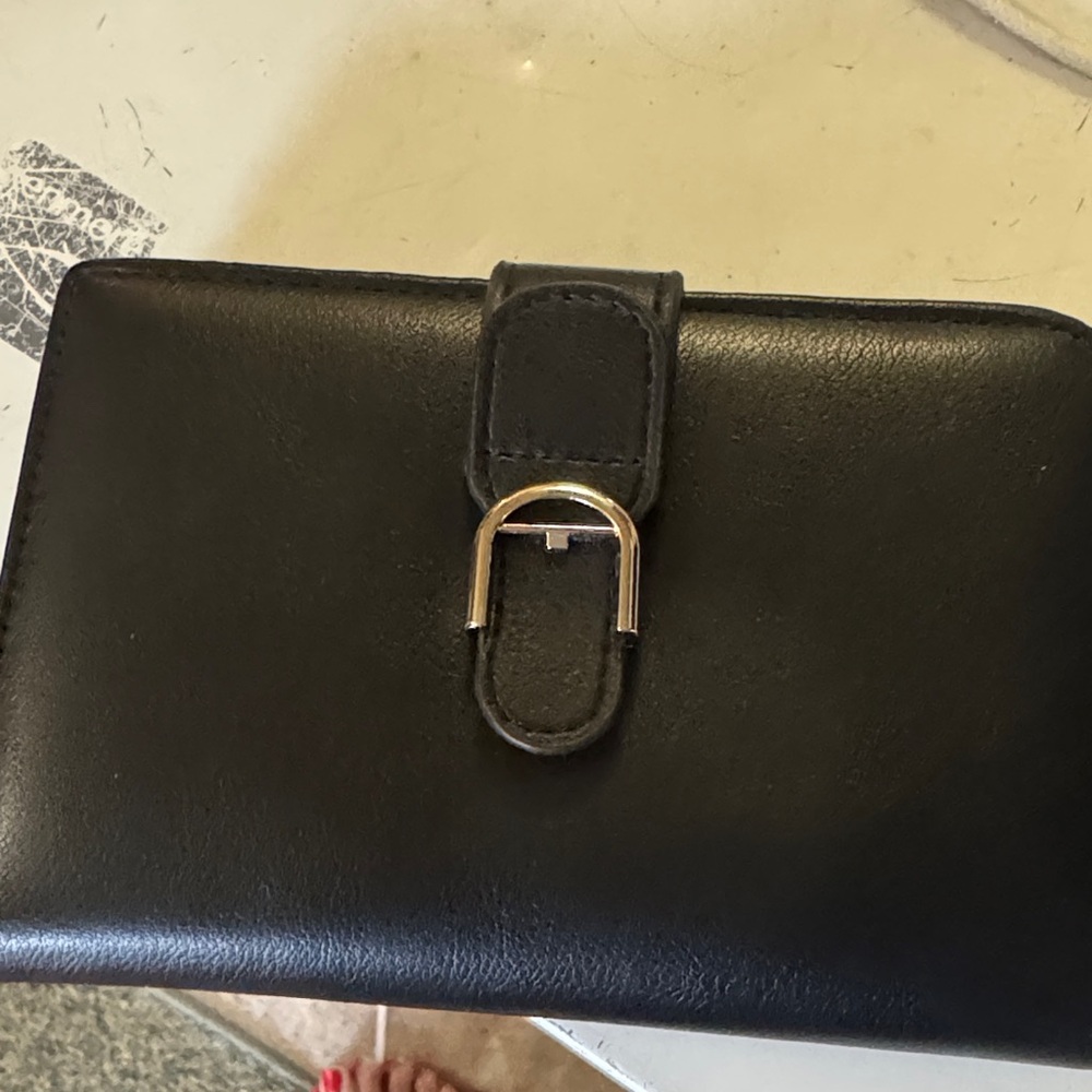 Elegant Black Leather Women's Bag